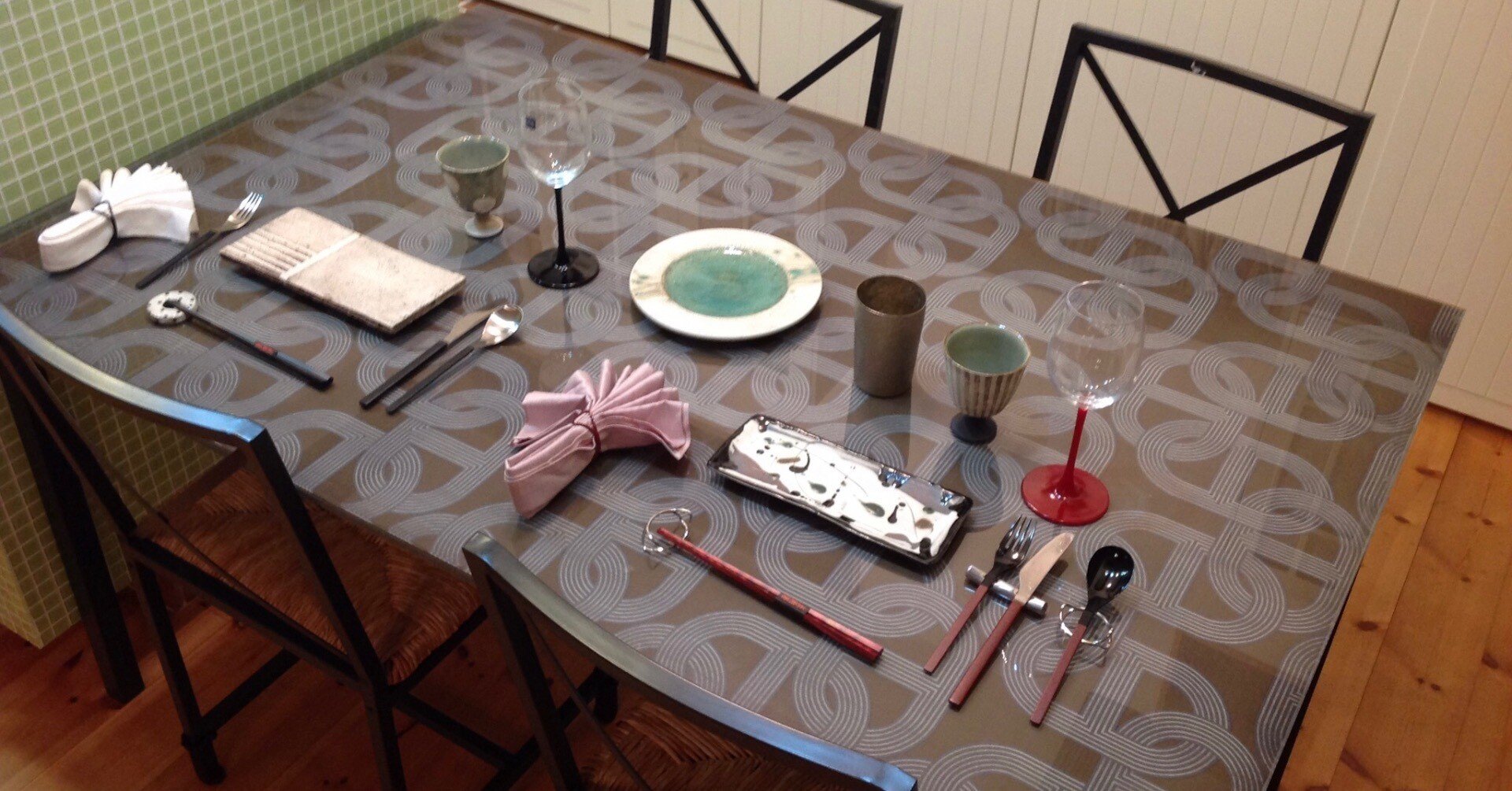 エルメスのガラスのテーブル！（HERMES）｜横田塾 心理カウンセラー