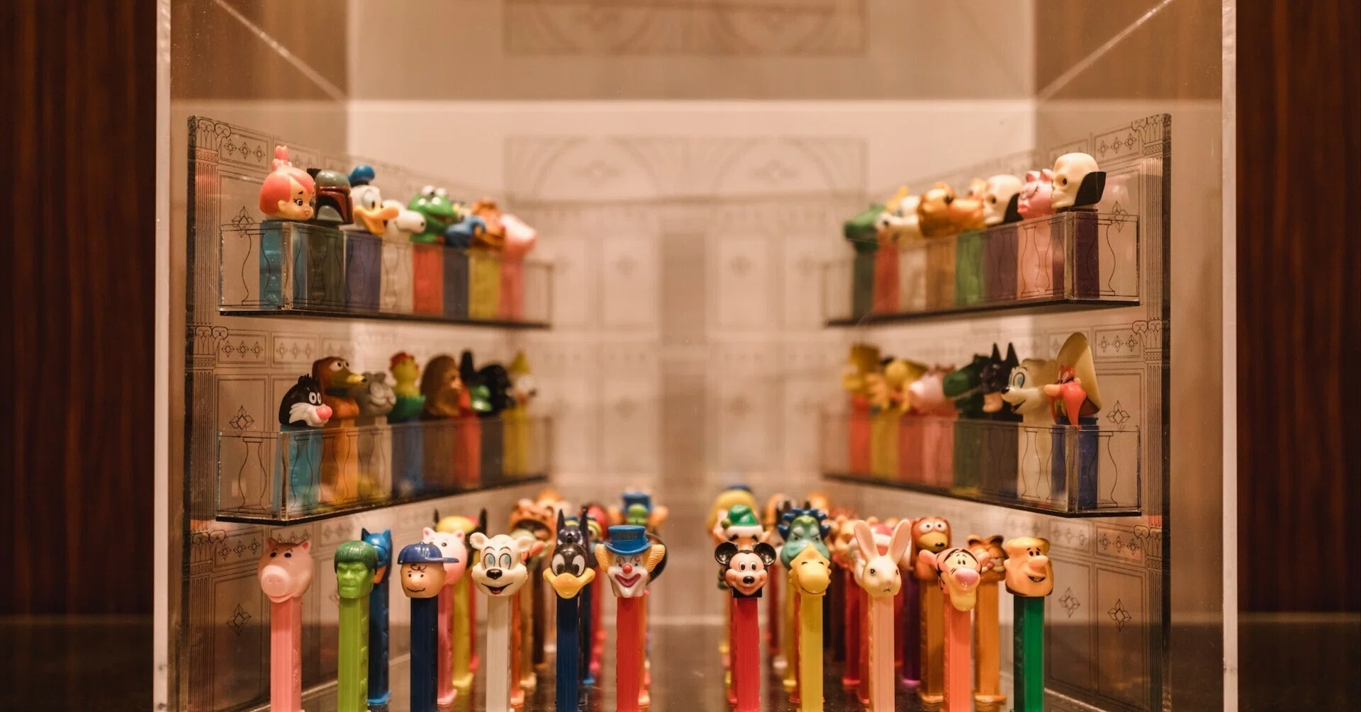 pezの魅惑の世界：ディスペンサーコレクションとポップカルチャーの