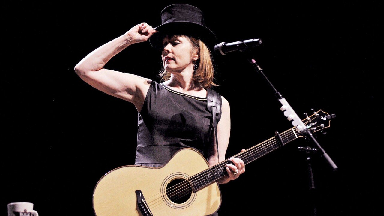 7月11日はスザンヌ・ヴェガの誕生日。 Suzanne Vega / Luka(1987