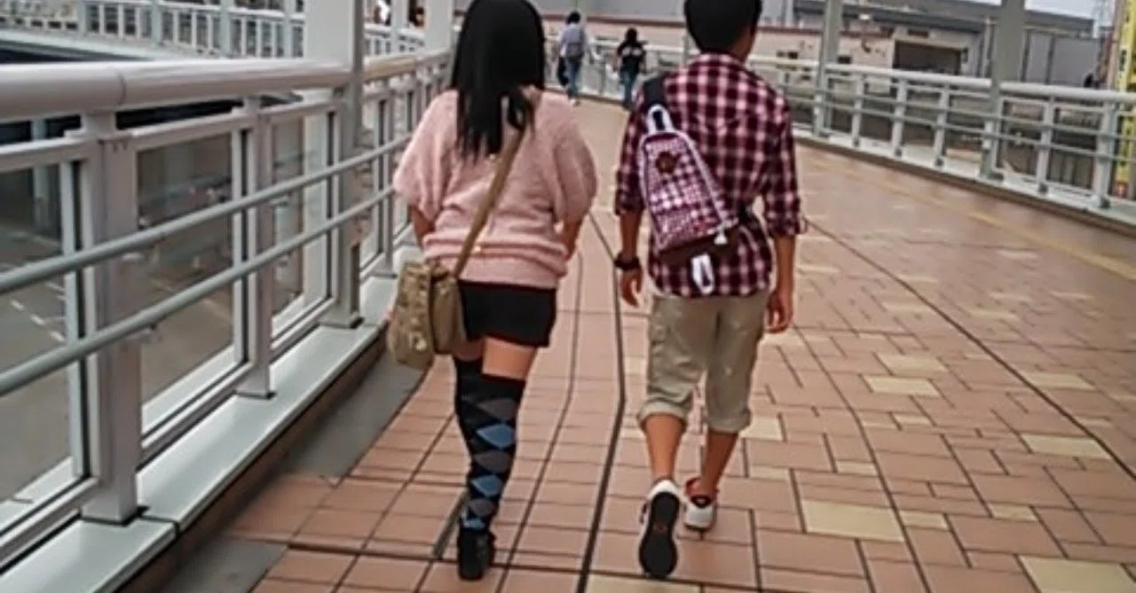 後ろ姿