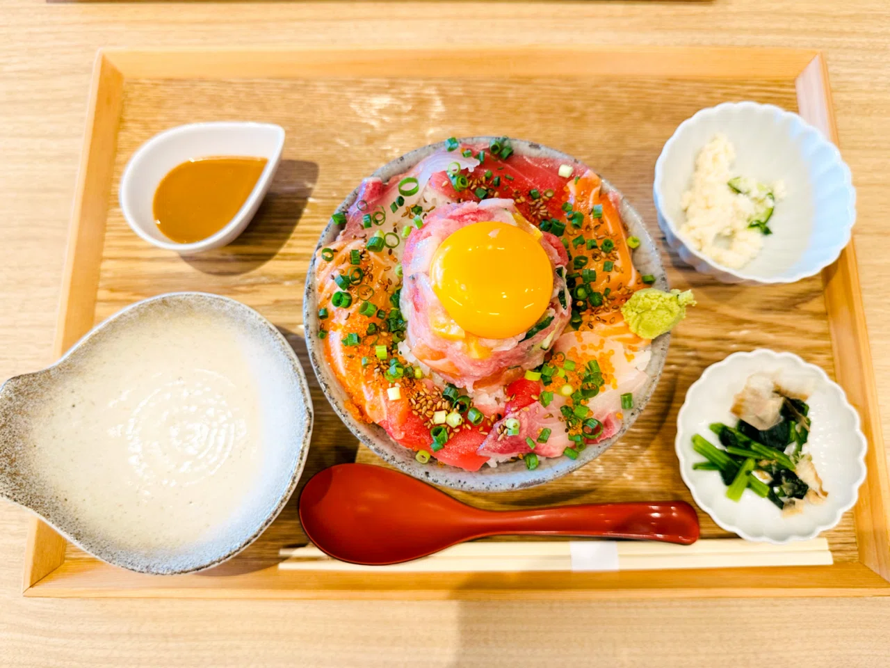 名古屋・北区】自分好みの海鮮丼！｜じゅんな｜言葉でまとめる人
