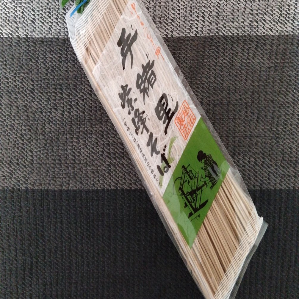 □ヤマダイ株式会社「手緒里紫峰そば（100gあたり342kcal：税別価格190