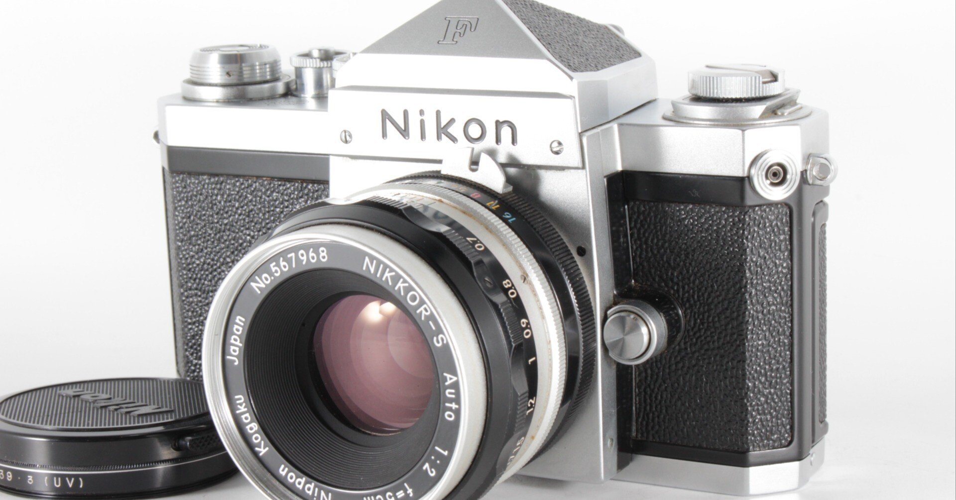 超美品 ニコン F アイレベル ブラック 説明書付き　モルト新品交換済 C378 赤城耕一：第5回 ブラックにするか、シルバークロームにするか、それが