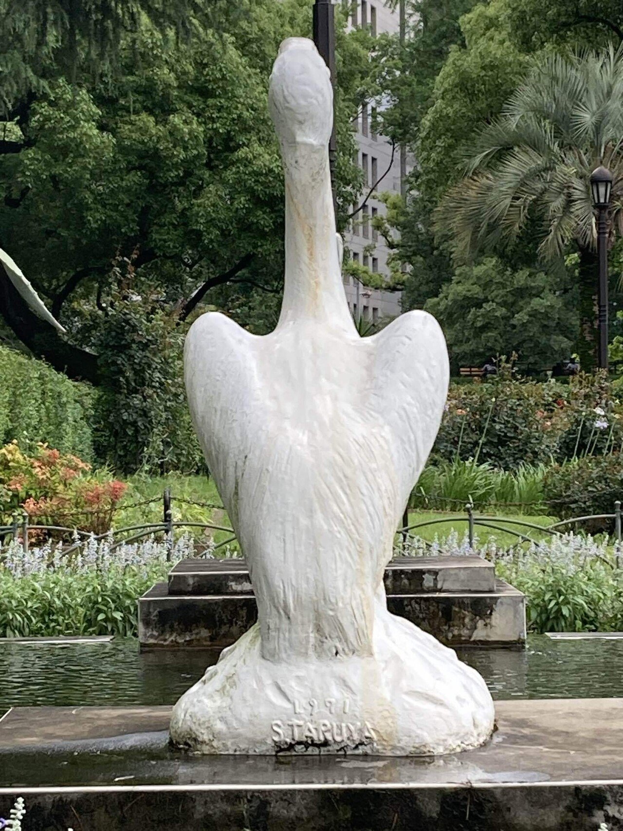 10．ペリカン噴水｜前田 とまき （TOMAKI）