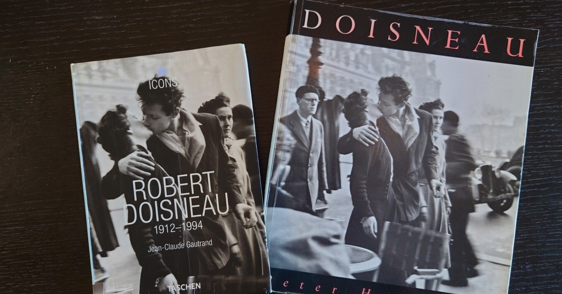ロベール・ドアノー写真「市役所前のキス」ポスター（額入り） : A4 額付き ポスター ロベールドアノー Robert Doisneau