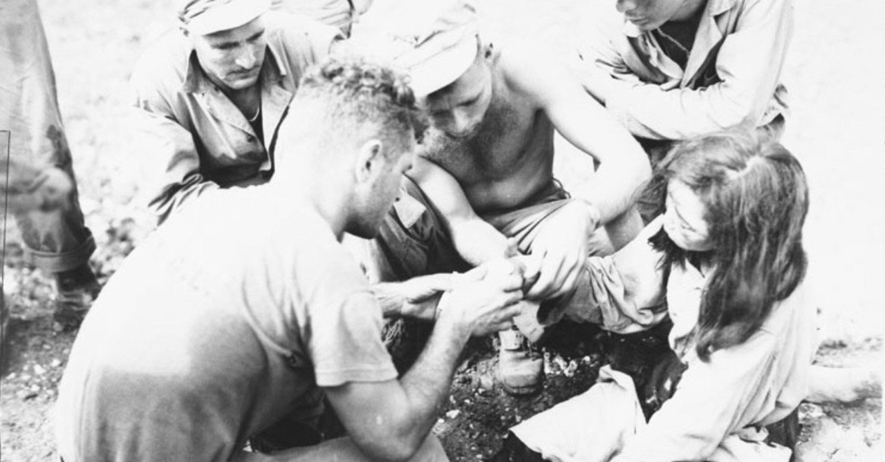 沖縄戦 １９４５年４月１７日 伊江島女子救護班 爆雷を背負い敵陣への突撃を命じられた少女たち つくられた 沖縄戦と少女 の物語 棒兵隊 Note