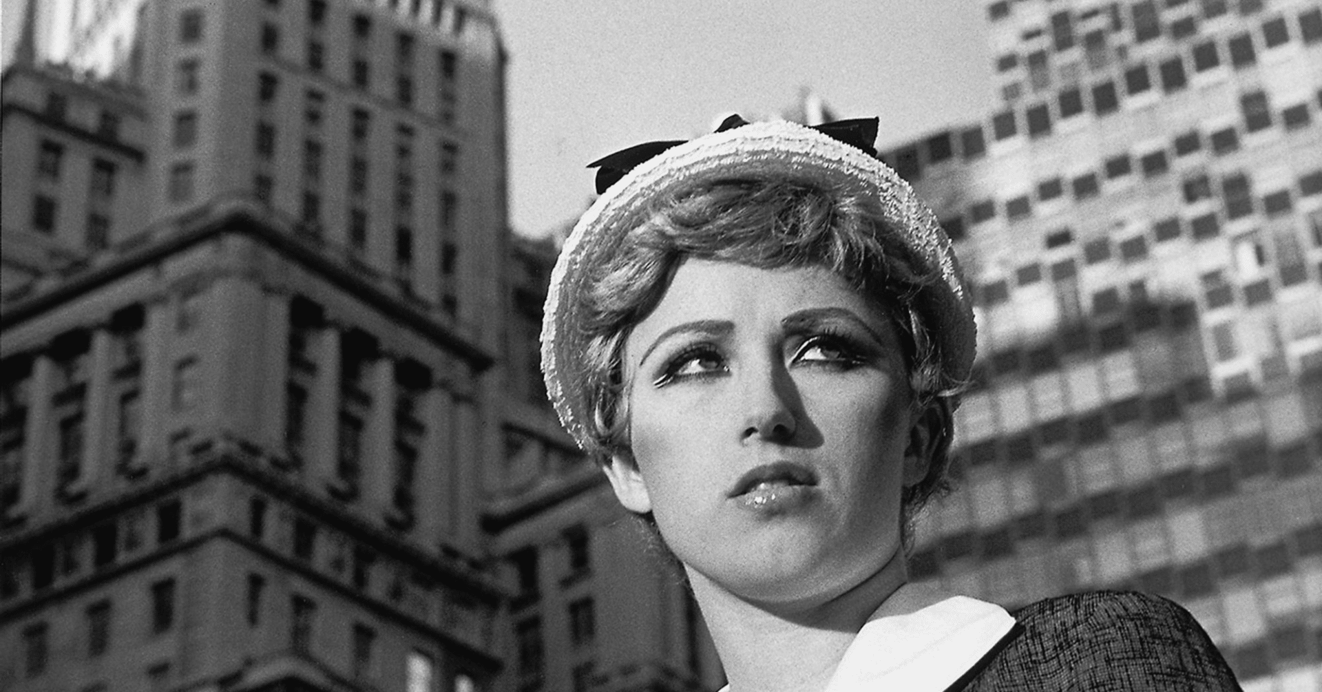 シンディ・シャーマンと自己を埋没する芸術｜obakeweb