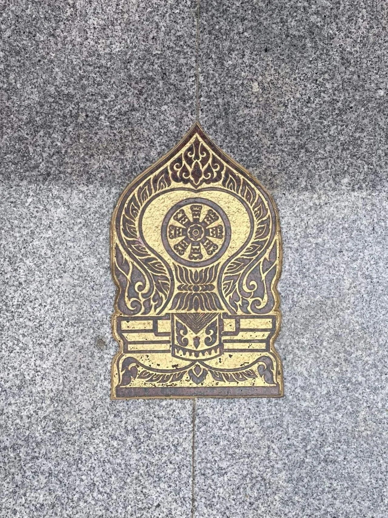 ワットヤーン】白い牛と不思議な子供の像がいるバンコクローカル寺院