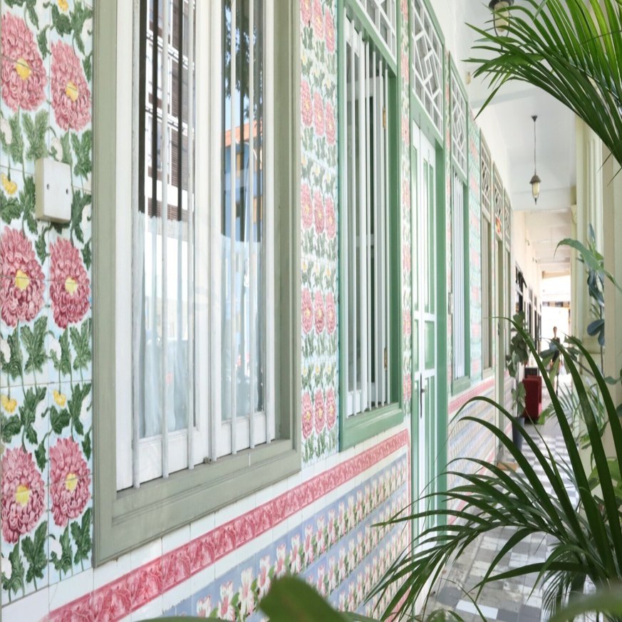 プラナカン建築の花模様 -mamenote.vol.1-｜わん吉