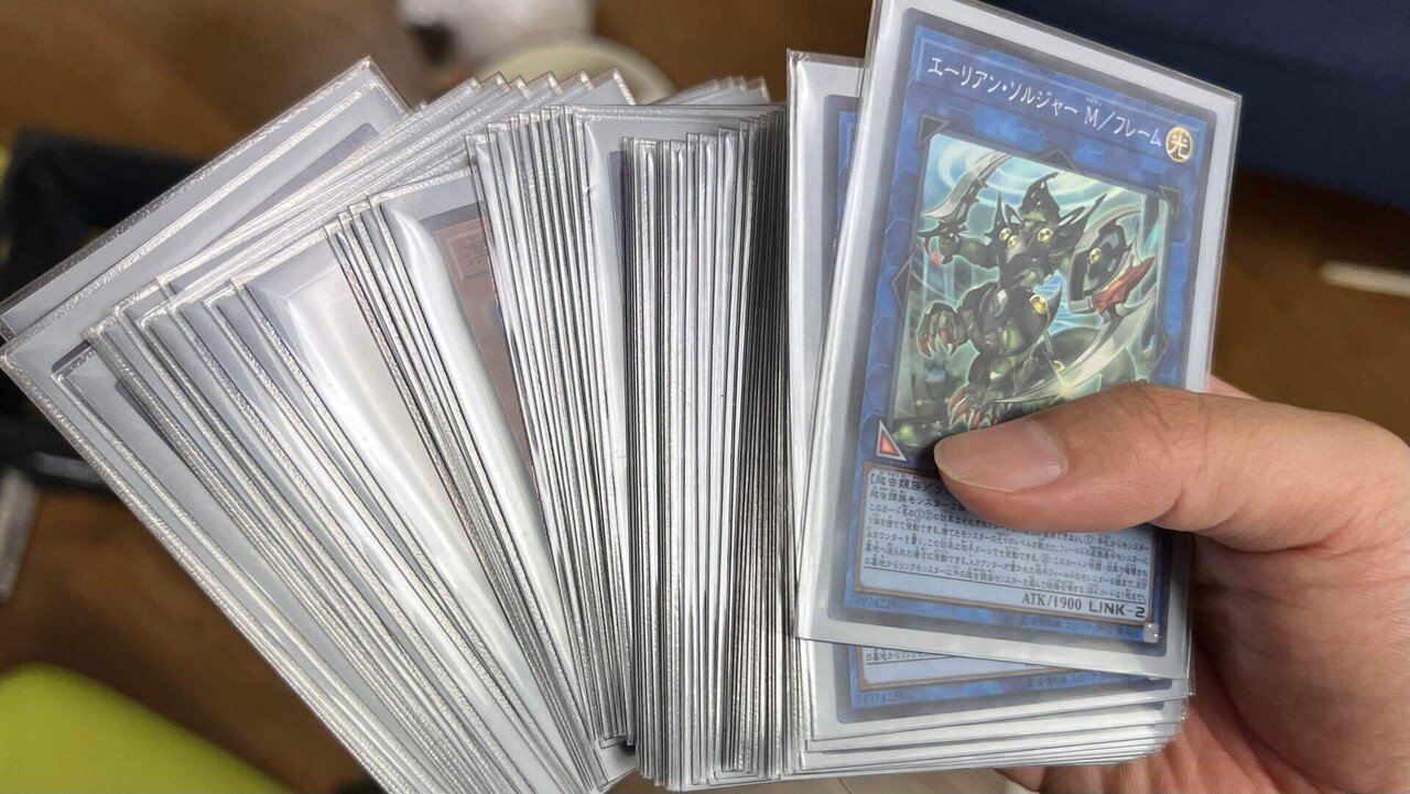 遊戯王】25周年記念のパックで謎の引きをするはじめしゃちょー