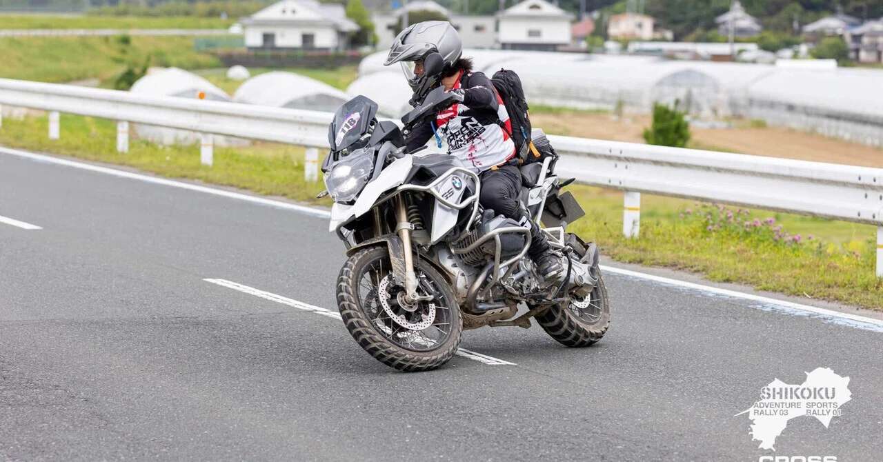 BMW R1250GS AdventureとR1250GSのあまり知られていないけど知っておくべき違いについて｜サイクルパーツワールドの中の人