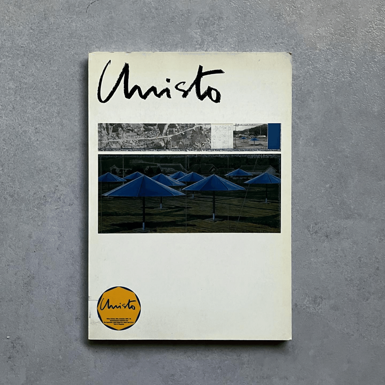 クリスト『ヴァレーカーテンの全貌とアンブレラ・プロジェクトのための