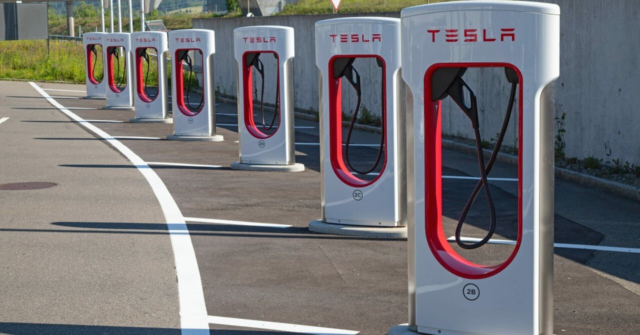 Teslaスーパーチャージャー→他機種への変換器 テスラ スーパーチャージャー (NACS) から CCS1 アダプター | GREENC