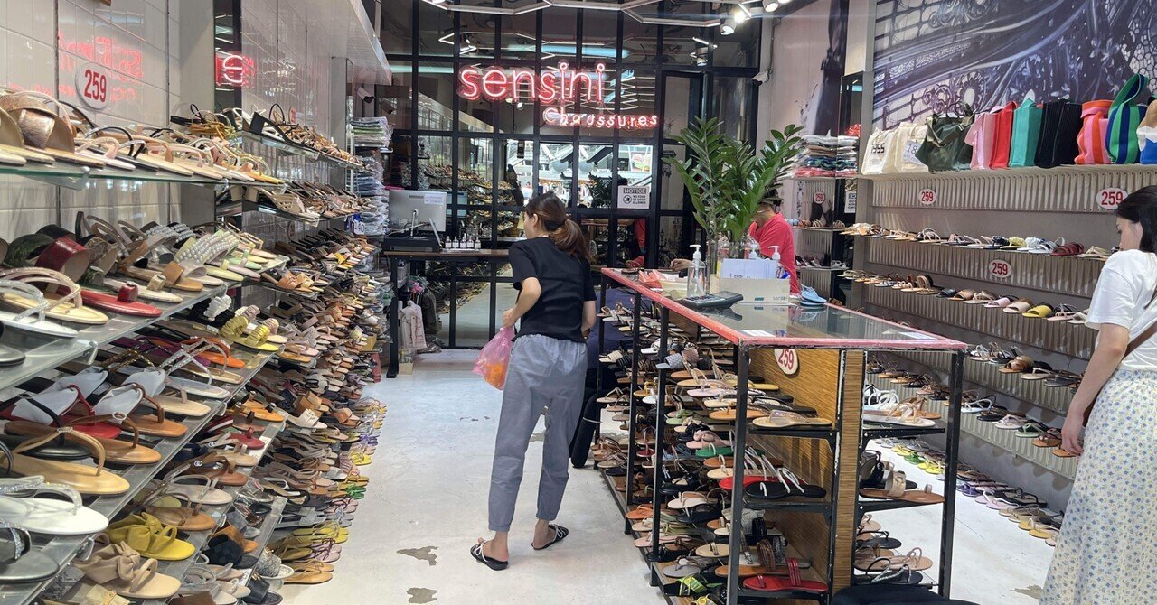 有名なブランド バンコク】タイの安くて可愛いサンダル屋さんSensini Shoes｜Bua 靴