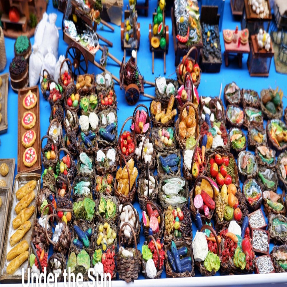 🇮🇹見ているだけで楽しい、ナポリ旧市街のクリスマス通り｜Under The Sun