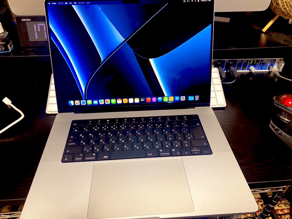 買い替えに付きMacBookPROを売らせていただきます
