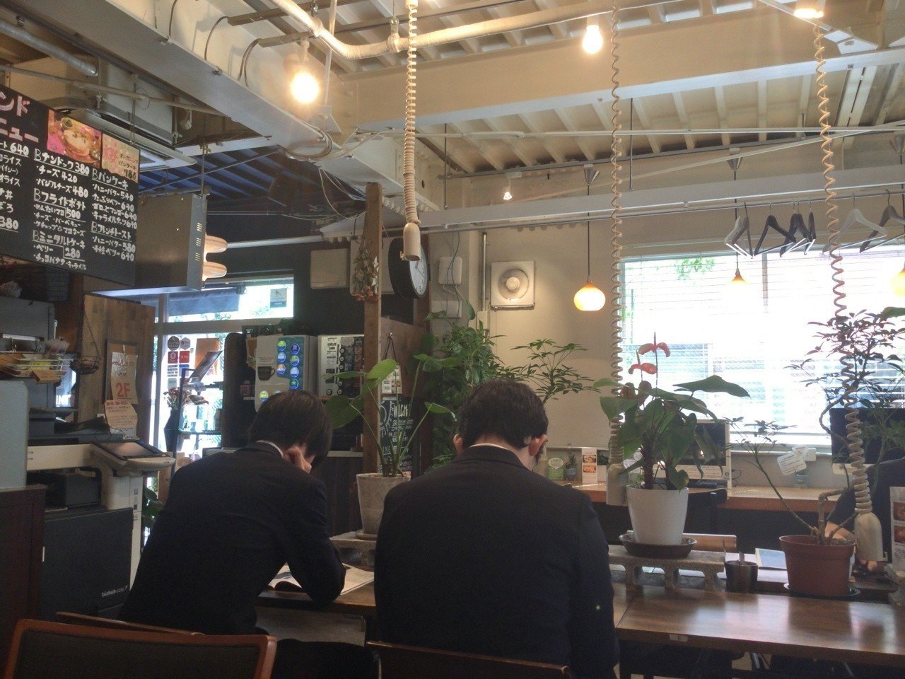 西新宿で作業できるノマドカフェ Basepoint レポート 清水 淳一 しみず じゅんいち Note