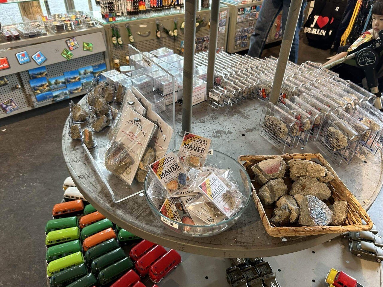 ベルリンの壁 破片 初々し