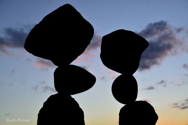 『日没』それは石を積み上げる作業を光を切り取る作業に変える。 #art #ロックバランシング #夕陽