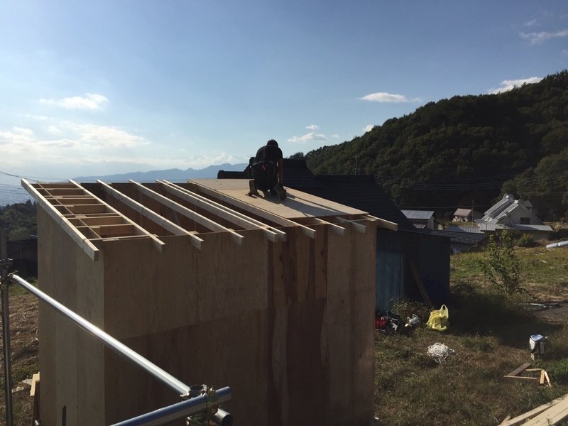 丘の上に小屋を作る トイレ棟編 川内有緒 かわうちありお Note 丘の上に小屋を作る トイレ棟編 川内有緒 かわうちありお Note