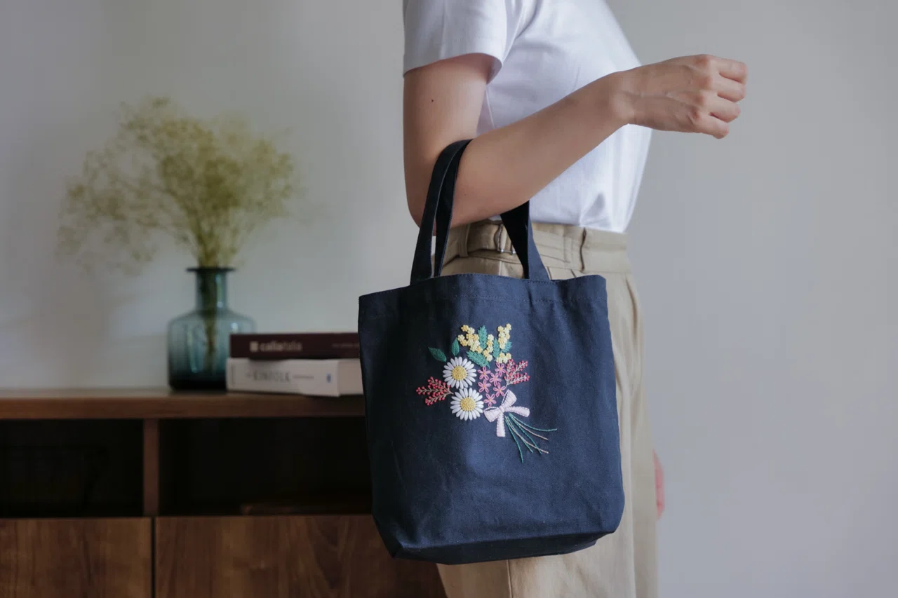 トートバッグ アレンジ 刺繍 miroom 刺繍でつくるオリジナルデザイン