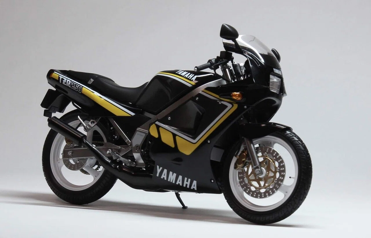 TZR250 完成（ハセガワ 1/12）｜スイートネイル