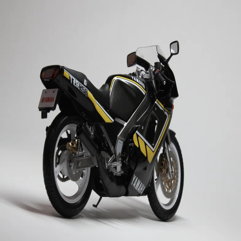 ハセガワプラモデル完成品TZR250 ヤマハ TZR250（1KT）“ファラウェイブルー” | 株式会社 ハセガワ