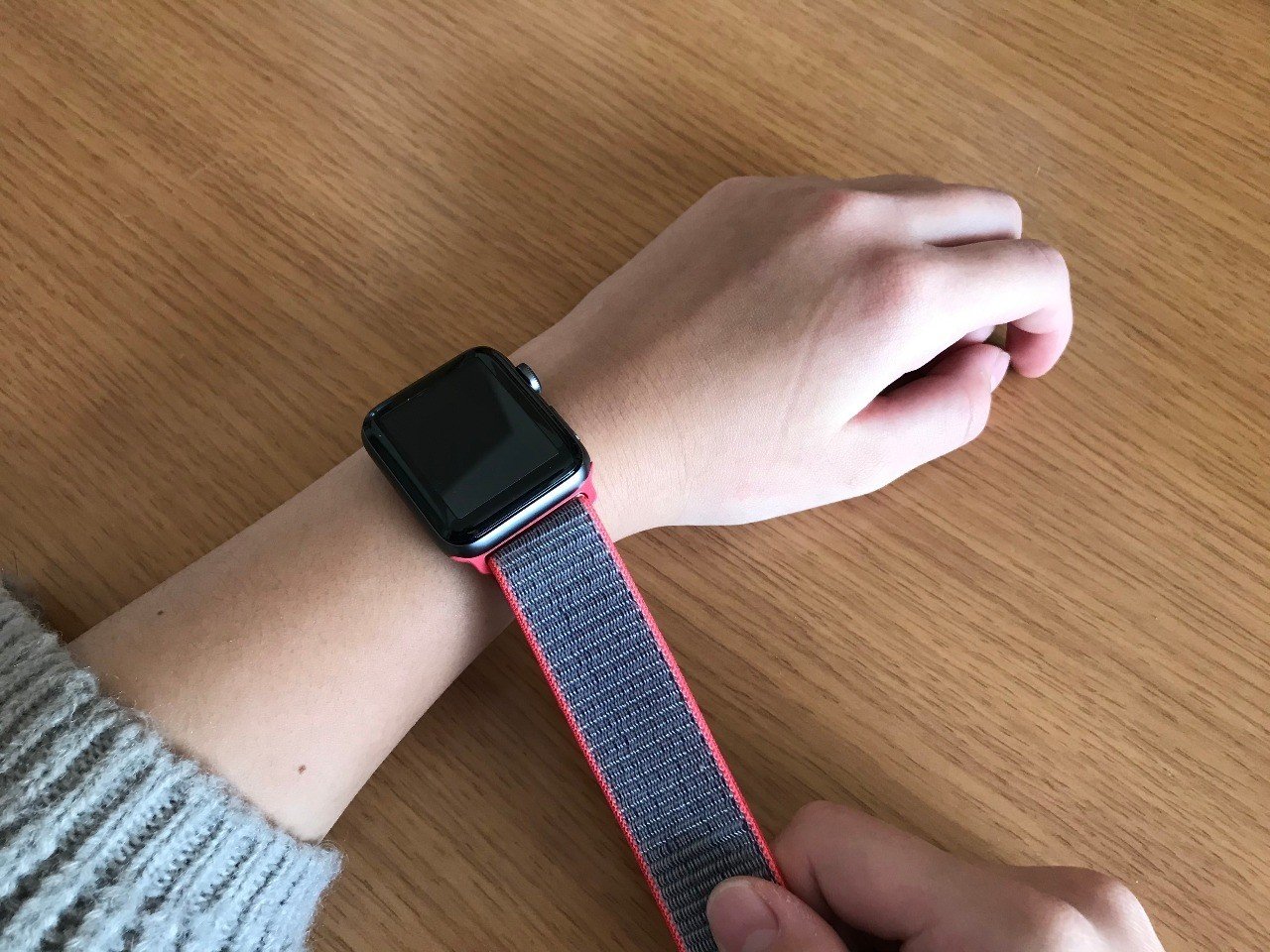 Apple Watch スポーツループの付け方 Com Design Note