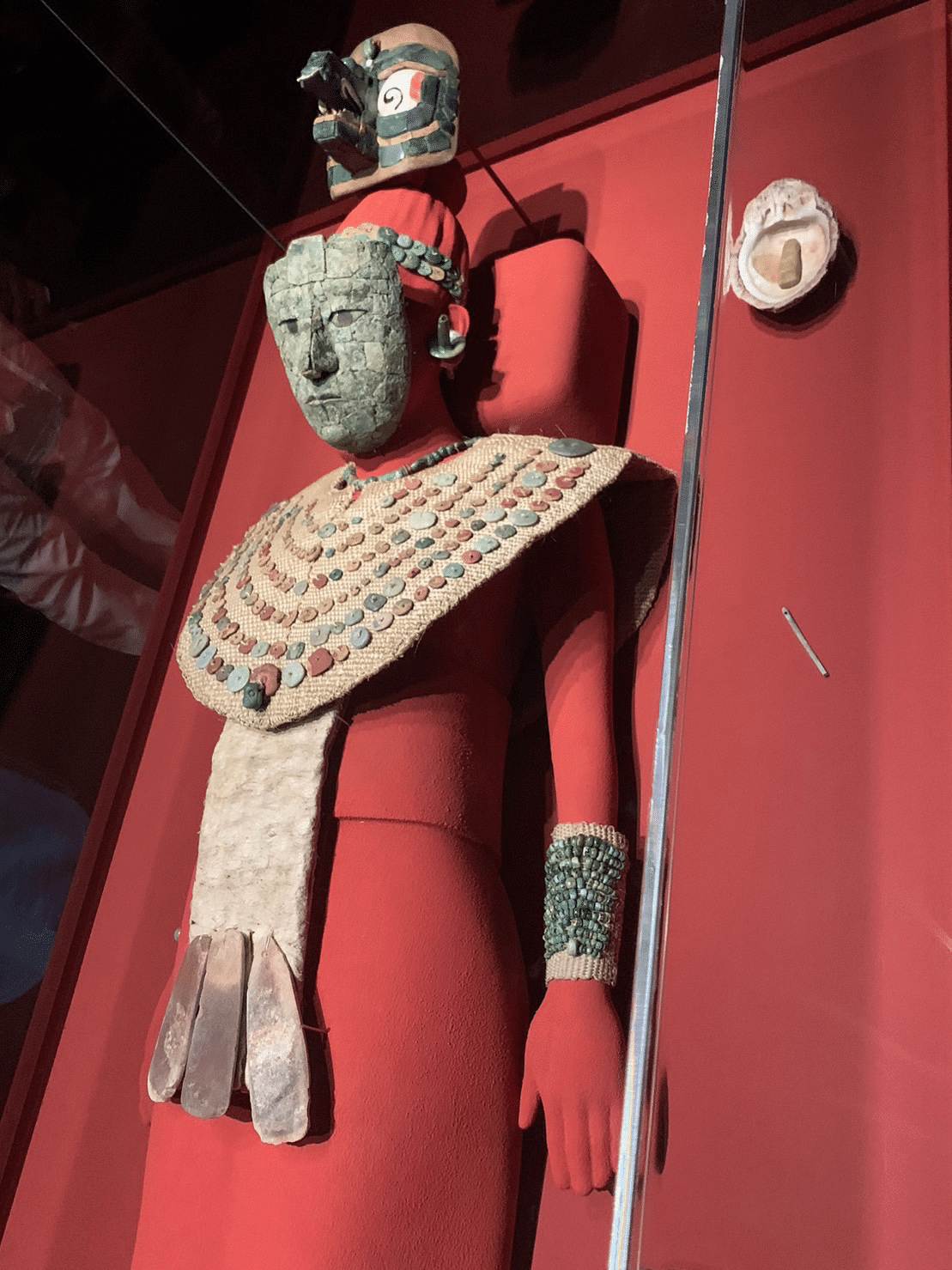 翡翠目当てで、古代メキシコ展｜みかみ まき