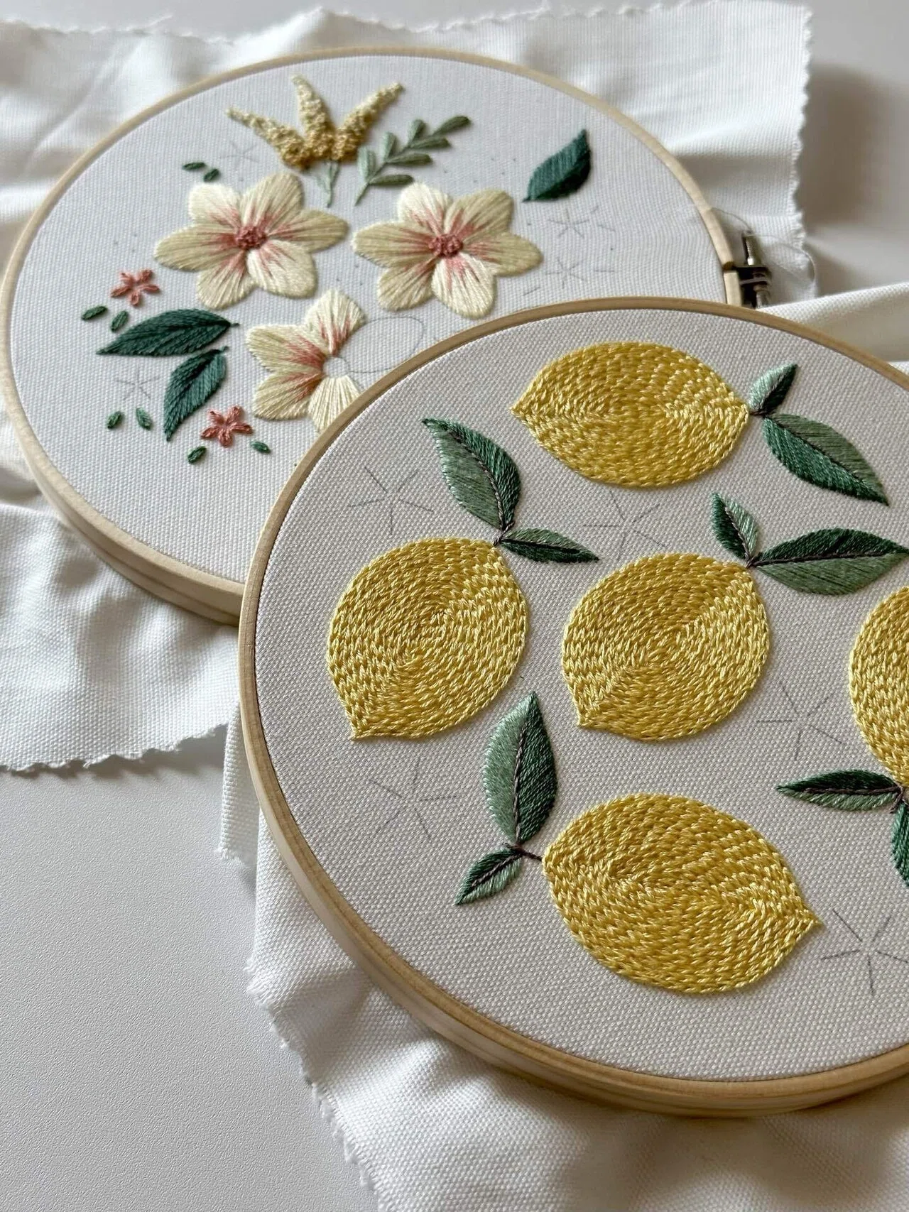 夏らしい図案、YouTubeライブで刺繍します！｜はなこまち/刺繍作家