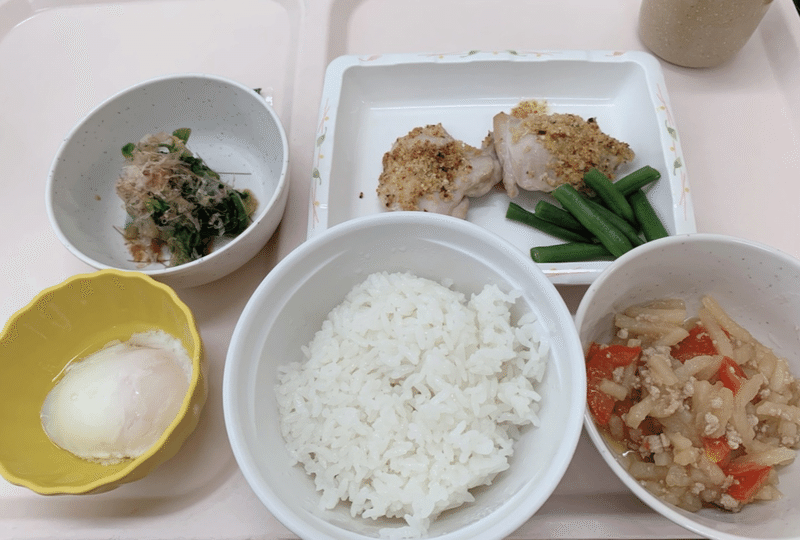 病院のご飯の画像