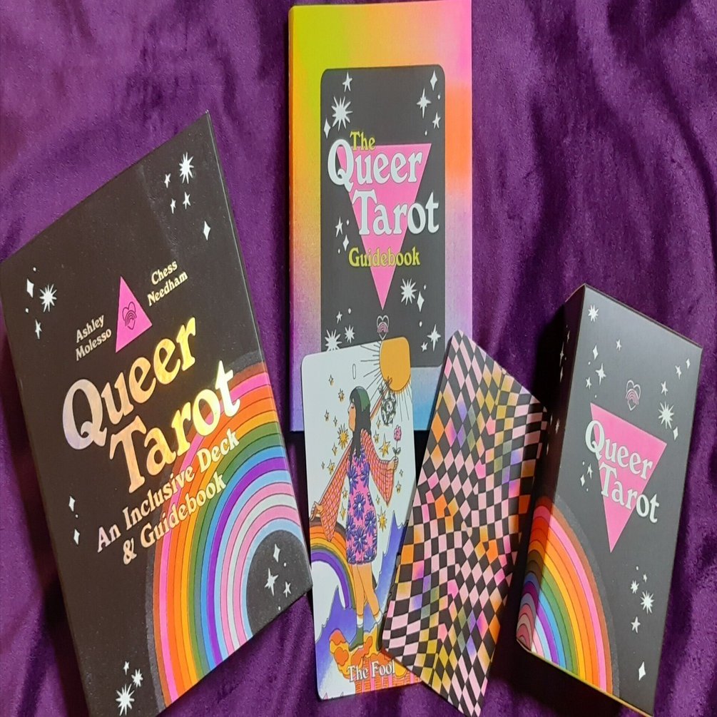 LGBTQ+がテーマのタロット！QUEER TAROTとPRIDE TAROT｜穂積 歩夜