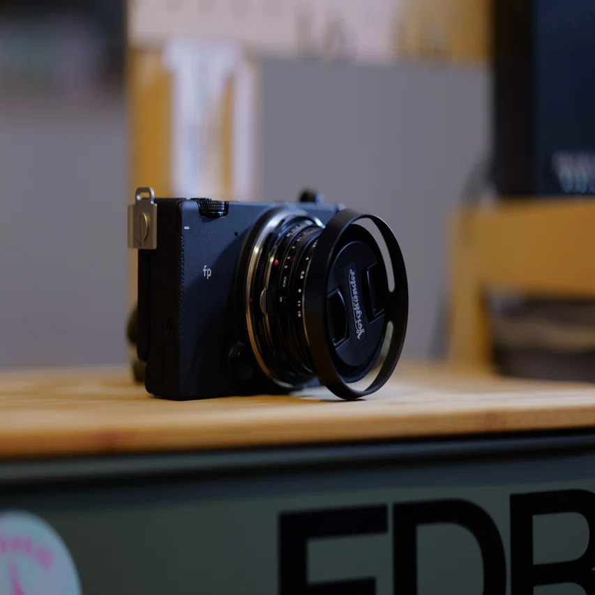sigma fp + nokton40mmf1.4 scセット SIGMA fpとVoigtlander NOKTON classic 40mm F1.4｜Takashi Nishimura