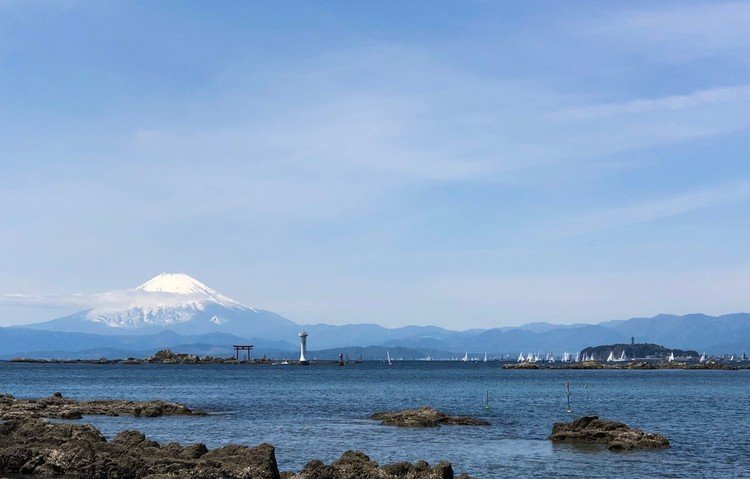 真名瀬@葉山  から富士と江ノ島をのぞむ