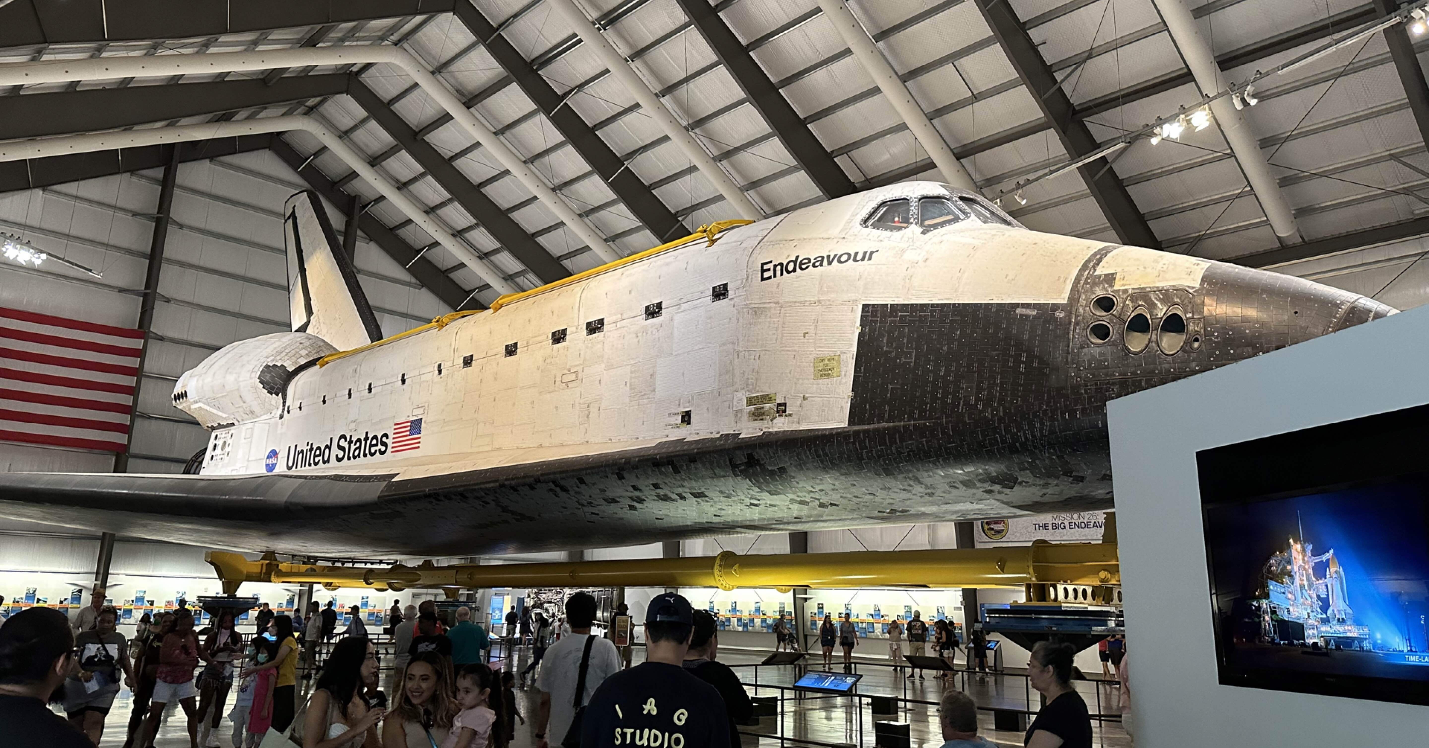 アメリカ　スペースシャトル NASAの改造されたボーイング747シャトル輸送機が、スペースシャトル