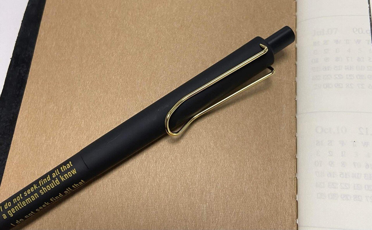 トラベラーズノートと合わせるペンの最適解を発見してしまった(見た目