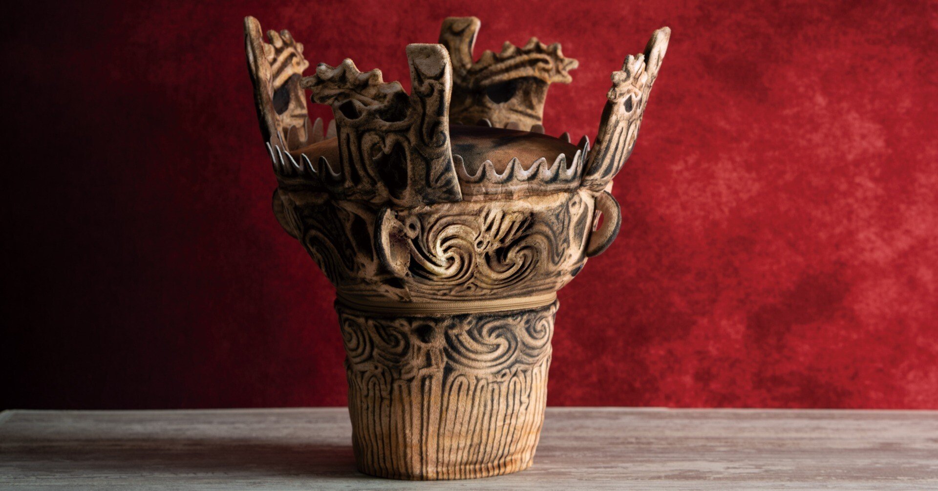 あの縄文土器がついにわが家へ……縄文雪炎クッションカバー誕生