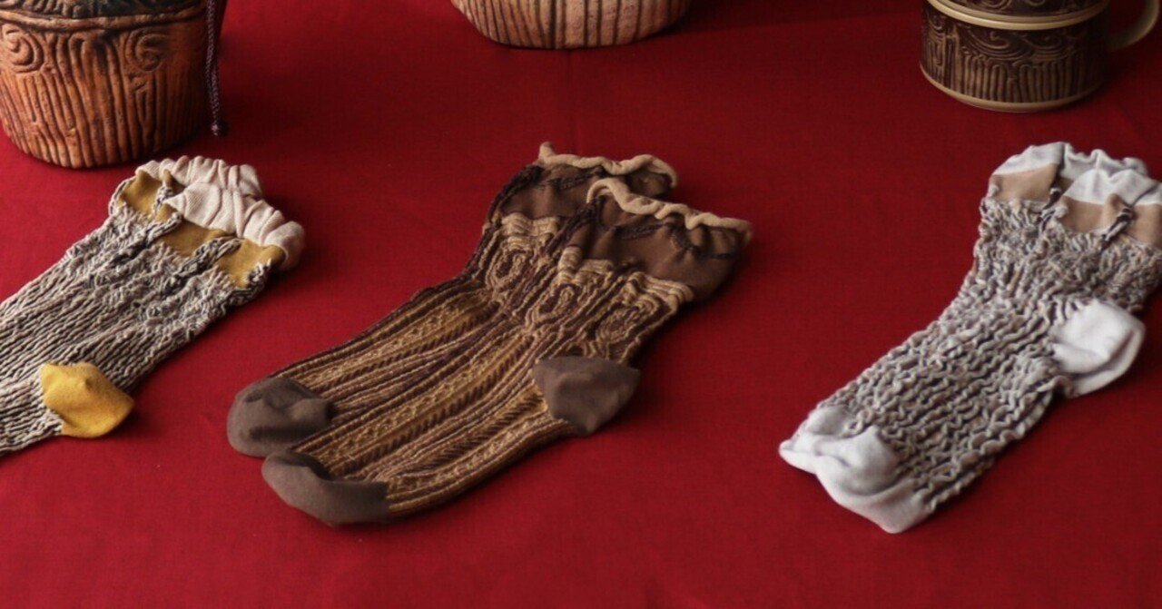 ※要説明文 実質コンプリート 全9種中8種『天下人』具足/甲冑 　　　私は地底人 神秘的で独創的な文様をまとう 縄文土器ソックス #十日町市博物館