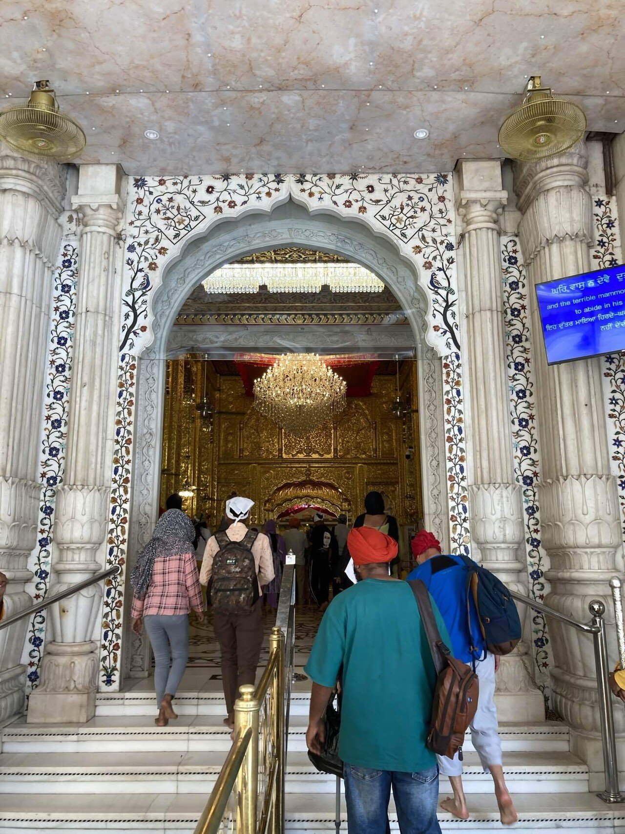 シク教 No.2：デリーのシク教のお寺へ行ってみた！｜サマタミキ