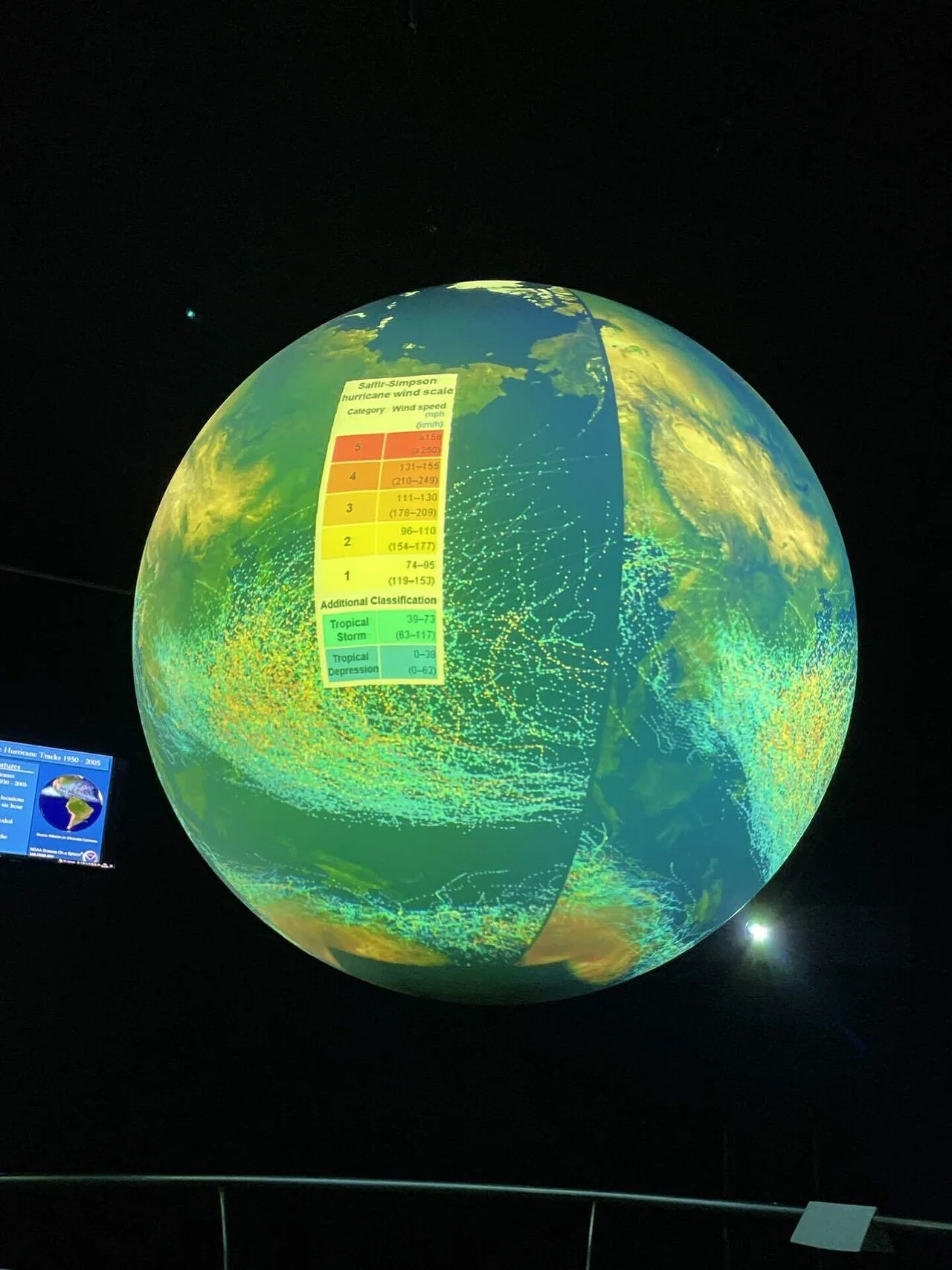 魔法の地球儀 〜気候変動を視る Climate Center （デンマーク