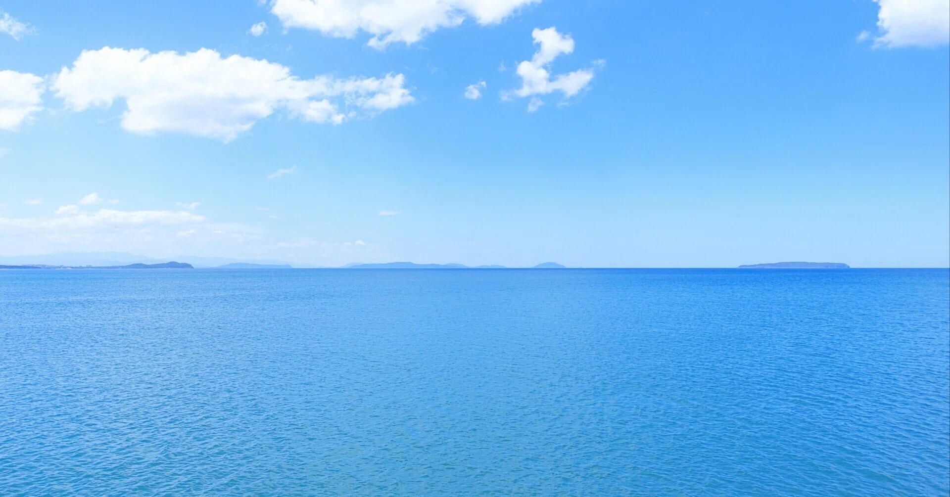 水 天 一 碧
