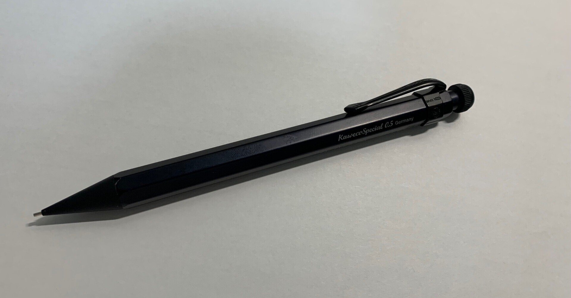 カヴェコ KAWECO 専用クリップ付き SPECIAL スペシャル ペンシル ブラス 2.0mm 細身のボディーにクラシックなデザイン : カヴェコ KAWECO 専用クリップ付き SPECIAL