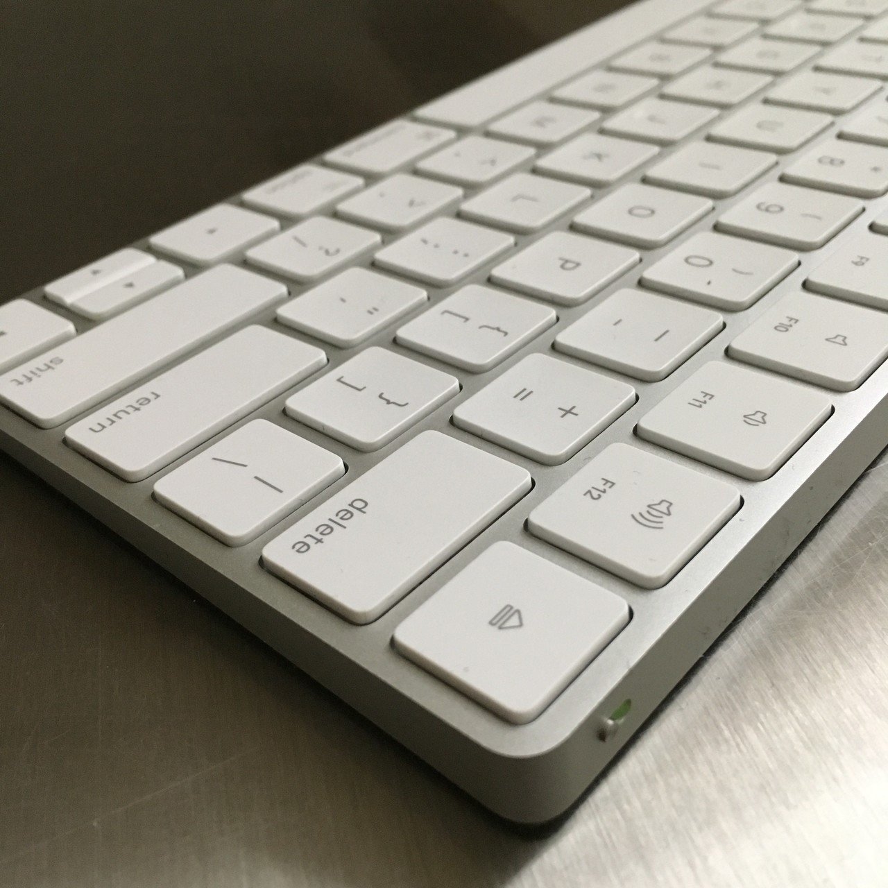 iPad Pro用のキーボードならMagic Keyboard（US）が安くて軽くて品質も