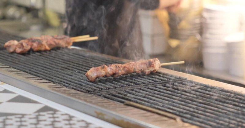 最高の焼き鳥はギリシャのアテネにあるかもしれない。Karamaki Bar