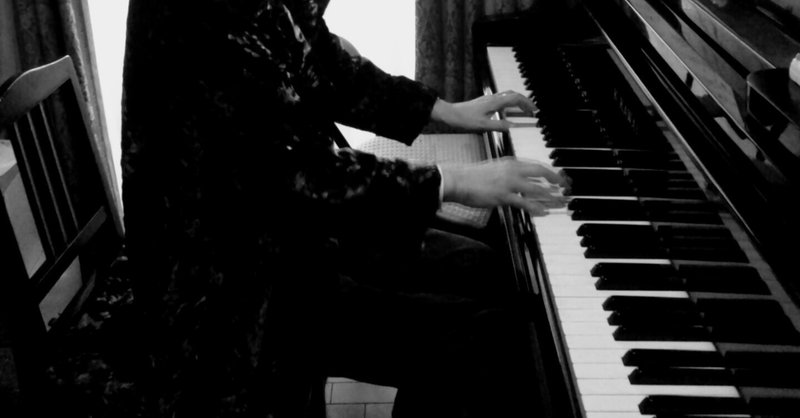 彼が奏でる真夜中のピアノ