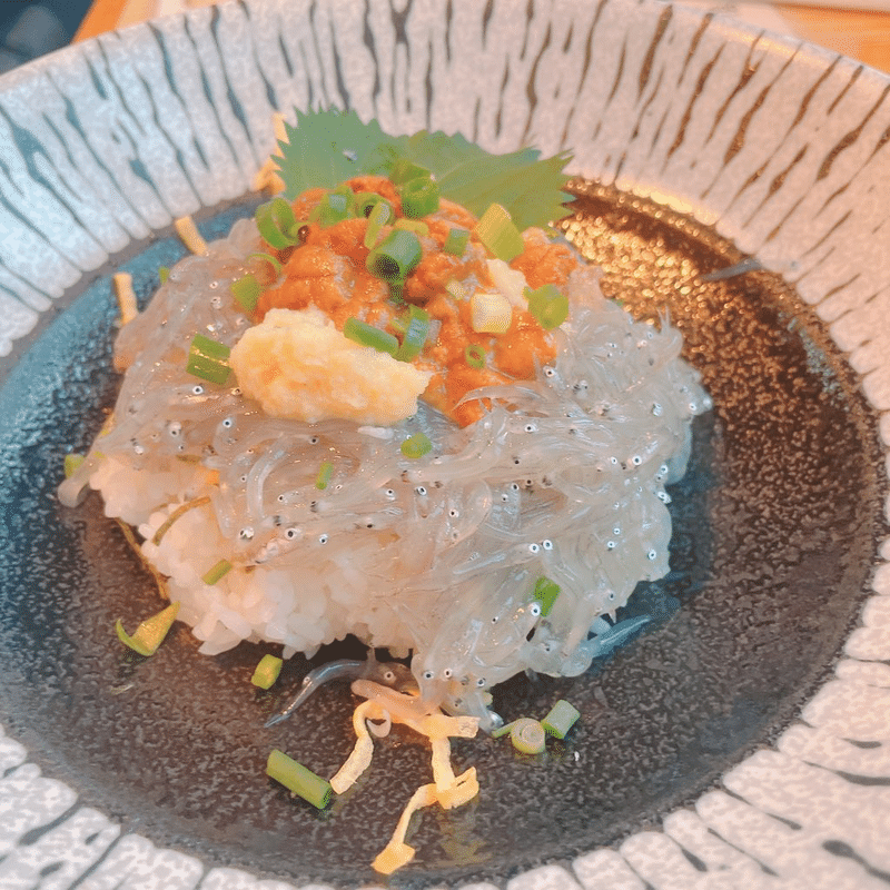 生しらす丼