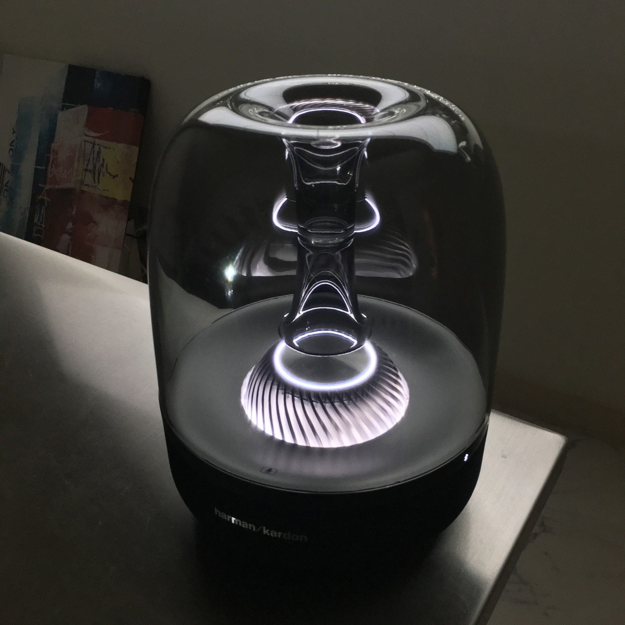 Harman/Kardonのスピーカー Aura Studio 2 の112mmウーファーが Harman/Kardonのスピーカー Aura Studio 2 の112mmウーファーが