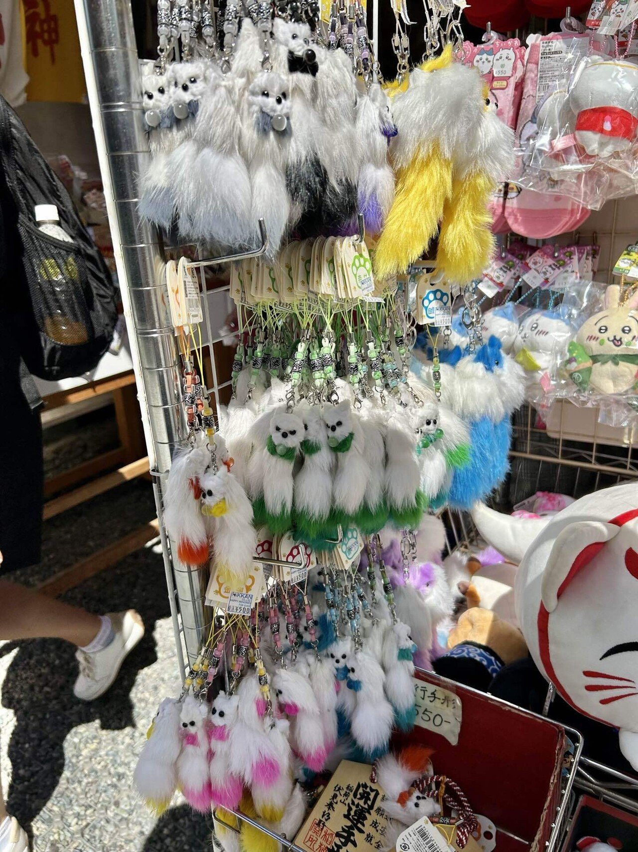 お土産屋さんにいるアイツ「オコジョストラップ」の謎に迫る