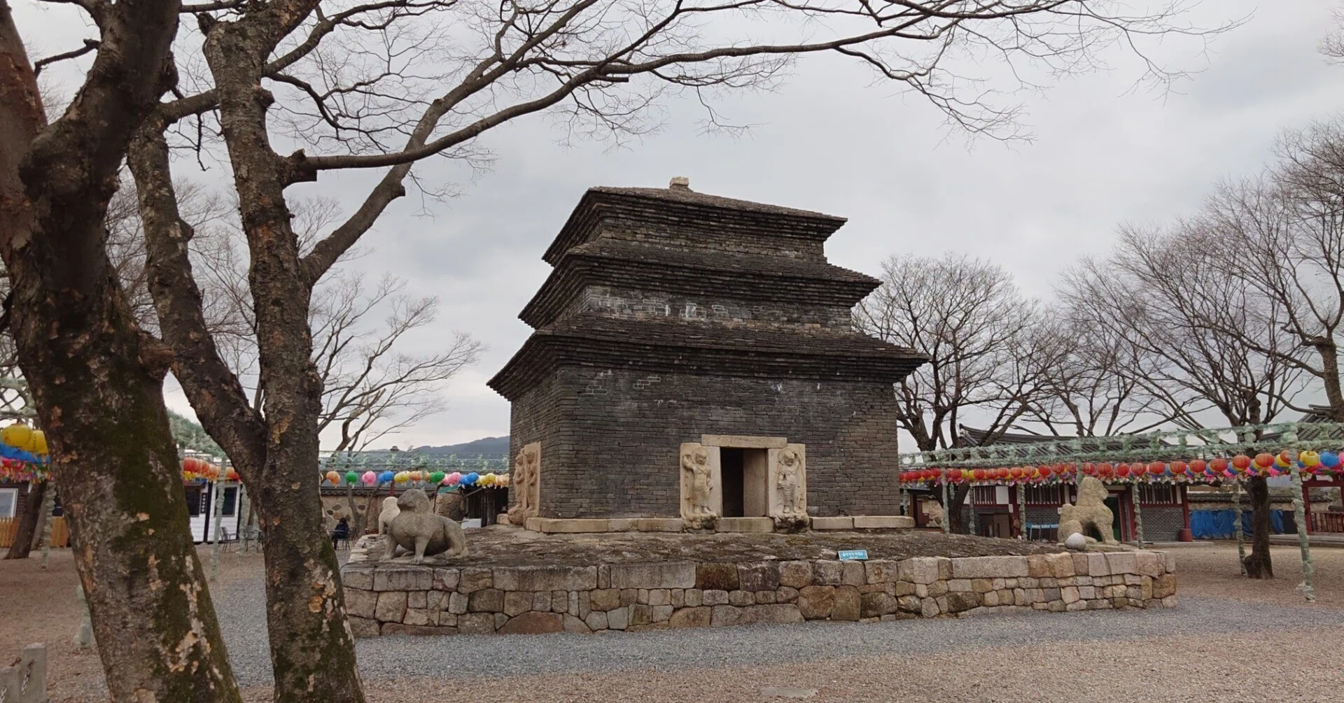 韓国】慶州芬皇寺模塼石塔｜毛人(EMISHI)