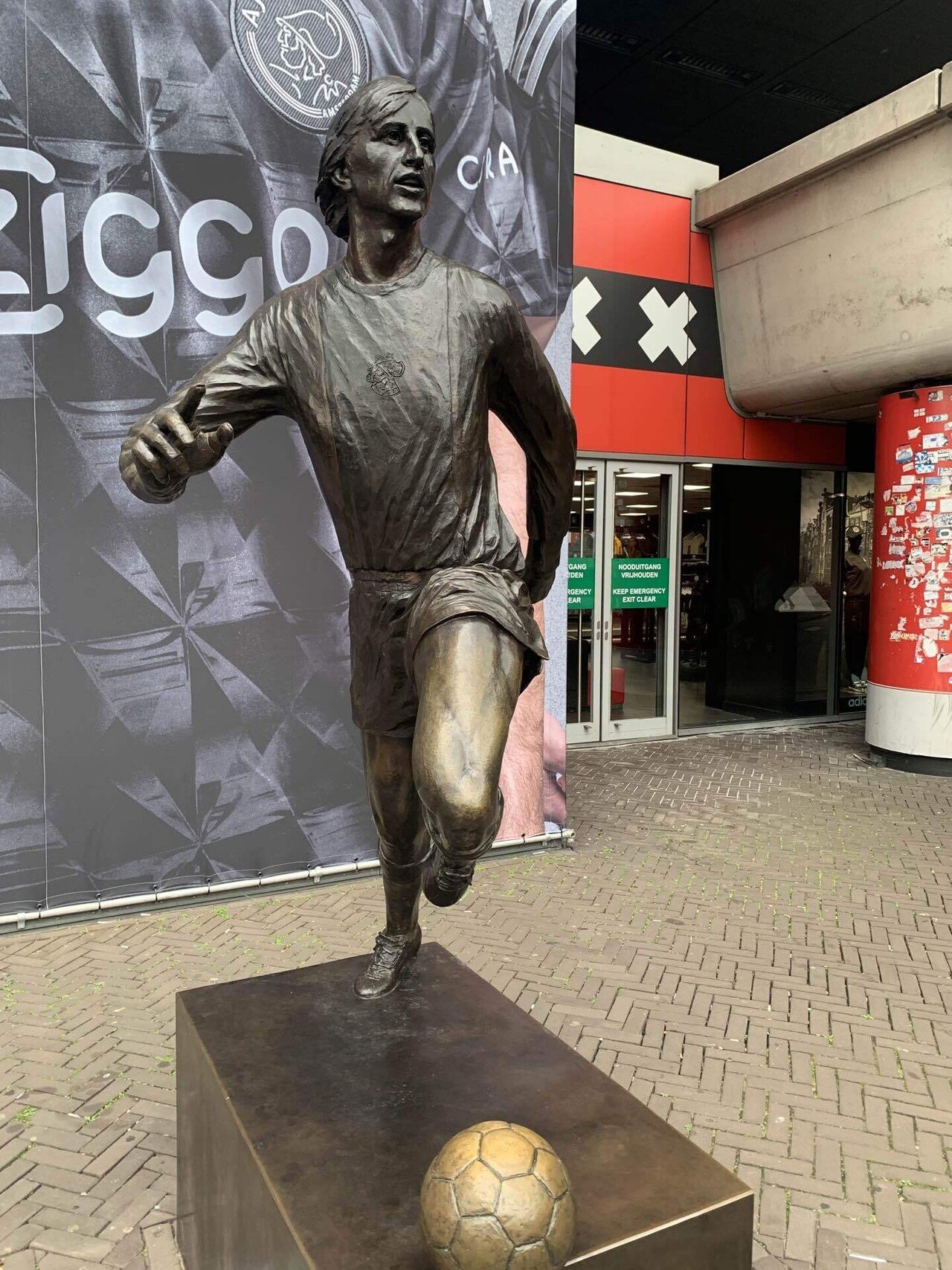 8/29オランダアヤックスへ｜セカイのやまちゃん